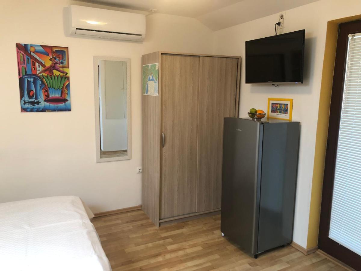 Studio Neven With Sea View Baška Exterior foto