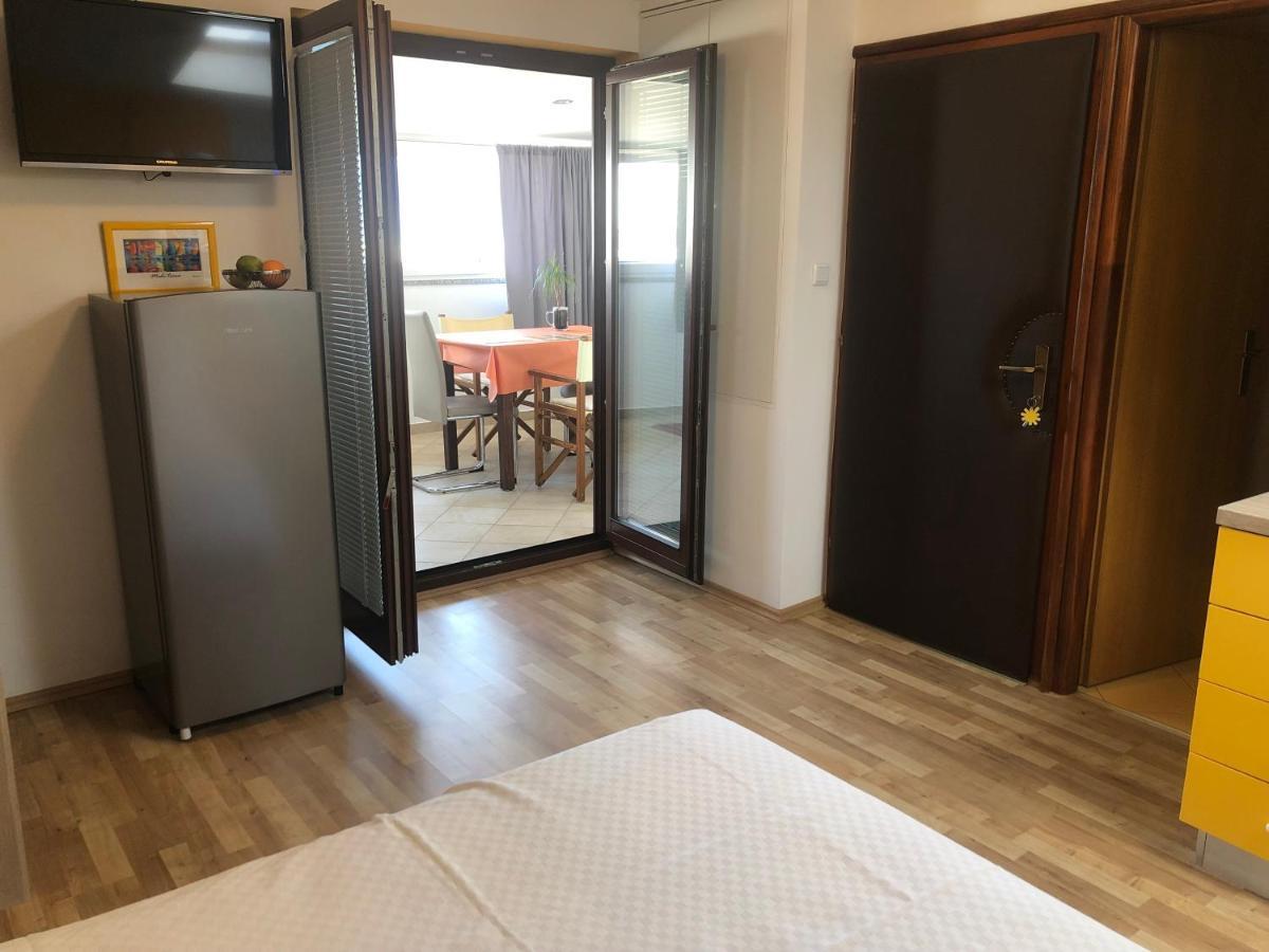 Studio Neven With Sea View Baška Exterior foto